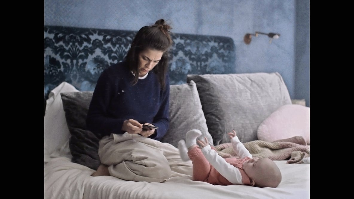 Inés (Irene Azuela) se transforma cuando se convierte en madre. Foto de Piano