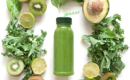 Aprende a preparar un jugo verde de manera correcta