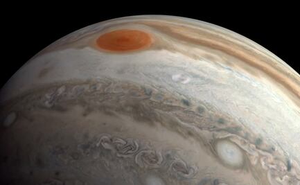 Sobrevuela Júpiter desde la nave Juno en este video de la NASA