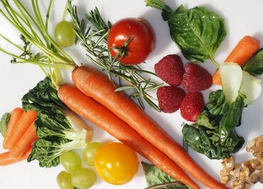 Qué frutas y verduras sí se deben lavar