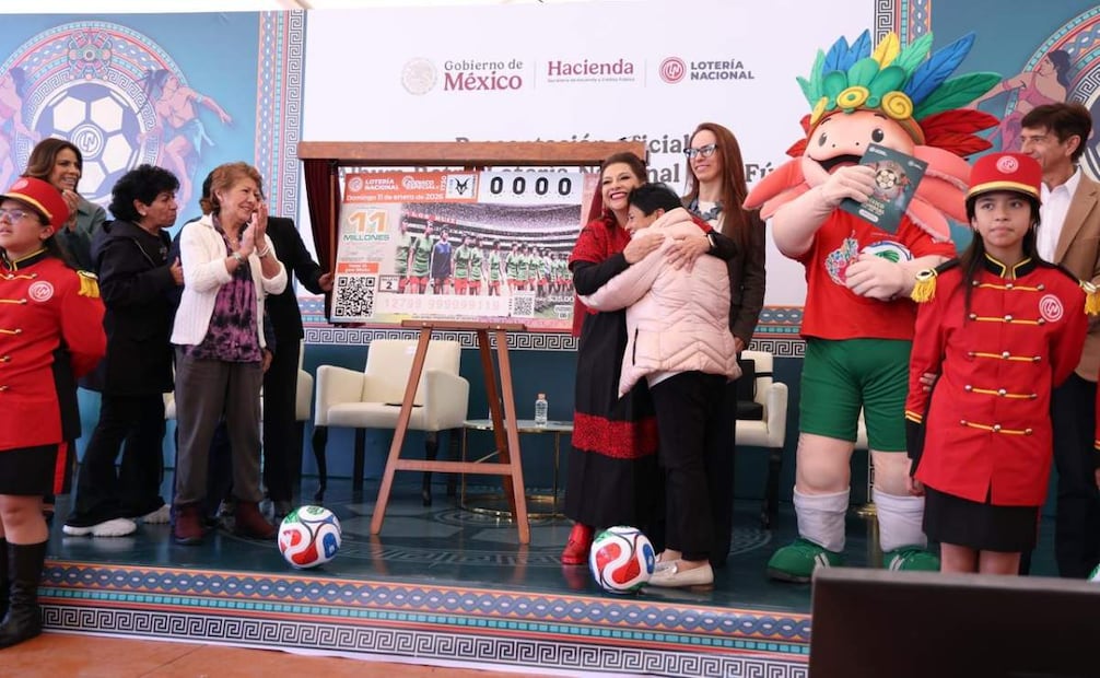 CDMX devela billete conmemorativo de la Lotería Nacional y álbum del Mundial 2026.
Foto: Especial.