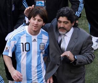 Maradona relata que vio llorar a Messi en Sudáfrica 2010