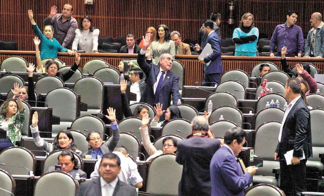 El pleno de la Cámara de Diputados rechazó la eliminación del artículo Décimo Quinto transitorio de la Ley de Ingresos respecto a la legislación de los autos chocolate. GERMÁN ESPINOSA. EL UNIVERSAL