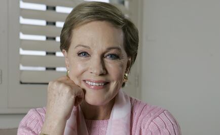 Julie Andrews dará voz a Lady Whistledown en una serie para Netflix