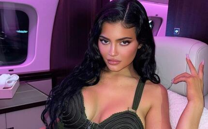 Kylie Jenner tiene el bolso de cristal que todas las celebridades quieren