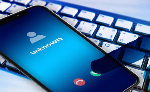 How to identify a spam call before answering