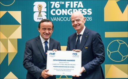FIFA entrega reconocimiento a la FMF por "excelencia en la infraestructura deportiva"