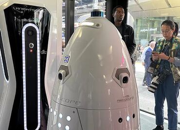 NY dice adiós al robot policía de Times Square; duró tres meses en el trabajo y desató críticas