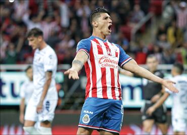 ¿Alan Pulido se va de las Chivas?