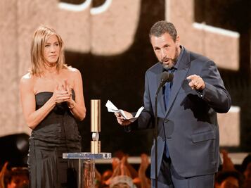 People’s Choice Awards: Adam Sandler gana y defiende la autenticidad