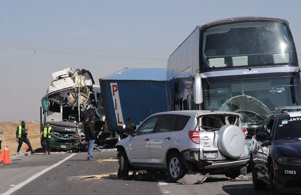 Choque en Lerma Zitácuaro. FOTOS: Jorge Alvarado/ EL UNIVERSAL/