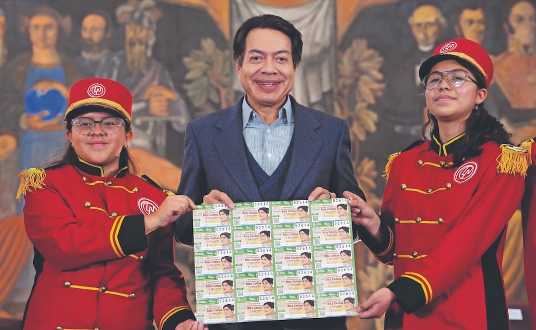 Mario Delgado aseguró que el billete de lotería de la maestra yucateca Rita Cetina representa un homenaje a su legado. Foto Especial