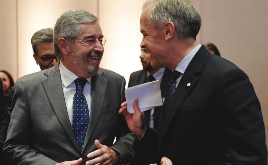 Mark Carney sostiene encuentro con más de 200 empresarios de México y Canadá, entre ellos el canciller Juan Ramón de la Fuente (18/09/2025). Foto: Especial