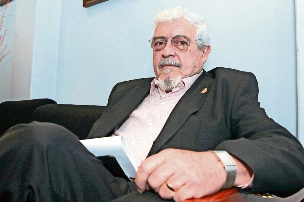 Para el escritor Felipe Garrido, es una medida “irracional” contra la que hoy es la segunda lengua más hablada y estudiada en todo el mundo (ARCHIVO EL UNIVERSAL)