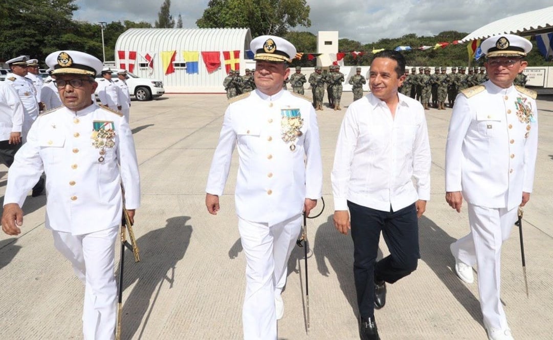 Gobernador de Quintana Roo, Carlos Joaquín González durante el cambio de mando de la 11ava Zona Naval / Cortesía 