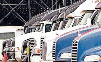 Bajan 54% las ventas de camiones pesados en México