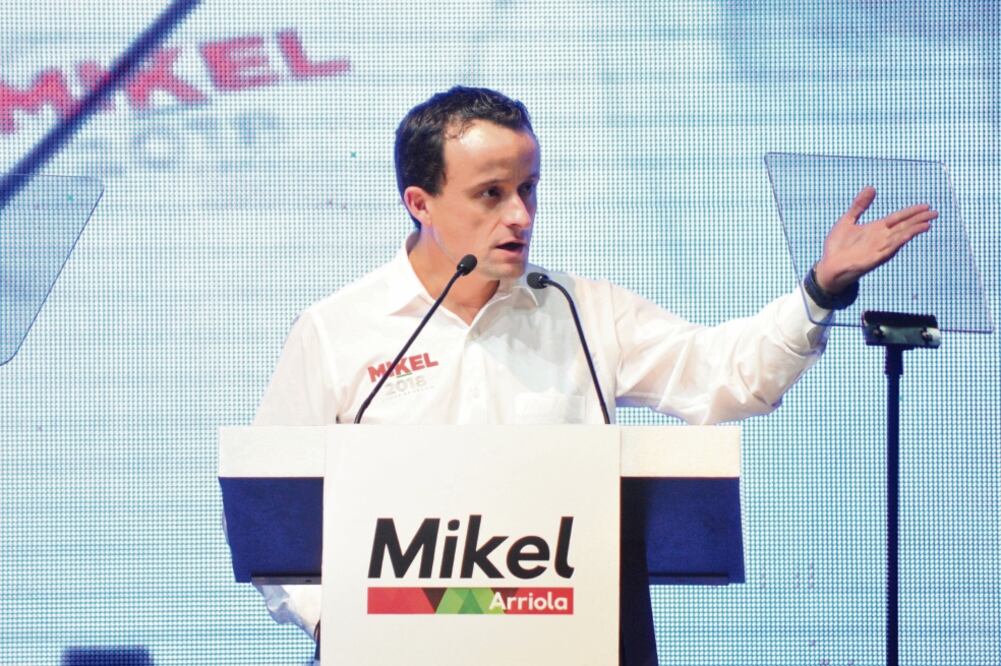 Durante su cierre de campaña, Mikel Arriola se manifestó en contra de la adopción entre parejas del mismo sexo y la legalización de la marihuana (ARCHIVO EL UNIVERSAL)