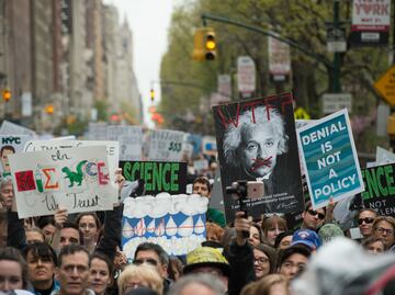 El mundo Marcha por la Ciencia; miles participan en 500 ciudades