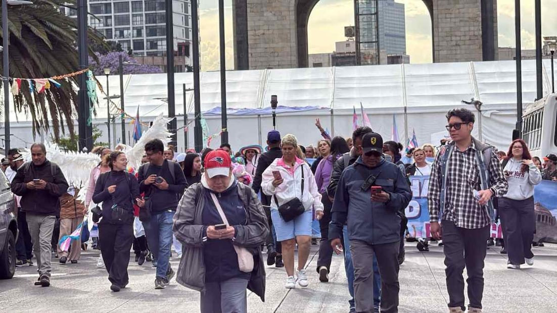 Al finalizar, los asistentes continuaron con sus actividades mediante un evento cultural y musical. Foto: Juan Carlos Williams / EL UNIVERSAL.