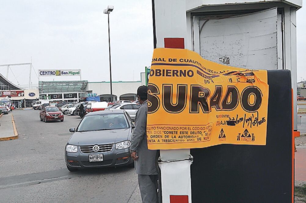 El estacionamiento fue clausurado porque la empresa operadora del mismo no presentó la autorización correspondiente para el funcionamiento del lugar (ESPECIAL)