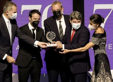 Escritores detrás del seudónimo de Carmen Mola ganan el Premio Planeta