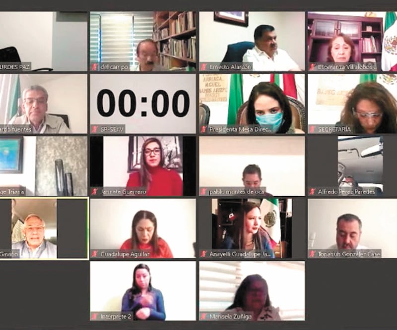 En la sesión del Congreso, Jorge Gaviño cuestionó si la vacunación de funcionarios fue influyentismo. Foto: ESPECIAL