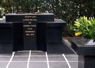 "Quisieron robar busto de Agustín Lara"