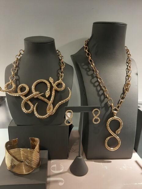 Conoce el taller de joyería de Daniel Espinosa