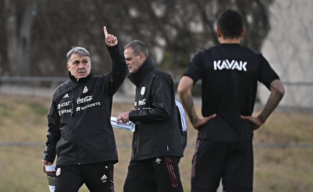 Gerardo Martino dirigiendo un entrenamiento del Tricolor - FOTO: IMAGO7