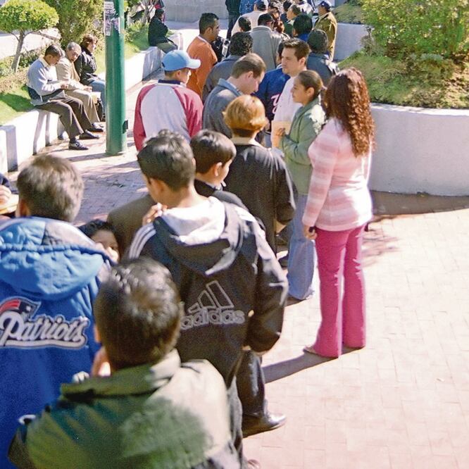 Llamado. Representantes de PVEM, PAN y PRD invitaron a los automovilistas del Edomex a que soliciten amparos contra el reemplacamiento. ARCHIVO EL UNIVERSAL