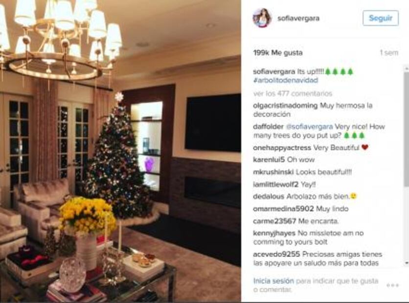 Famosos presumen sus árboles de Navidad