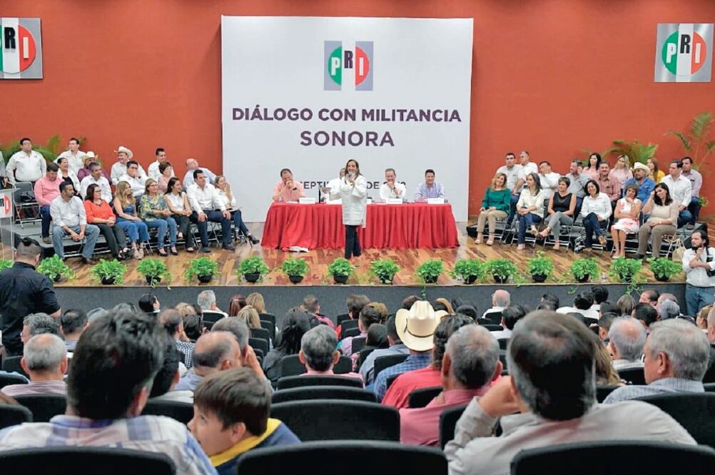 En el norte. Claudia Ruiz Massieu empezó su contacto con la militancia del PRI en Hermosillo, Sonora. Foto: TOMADA DE TWITTER