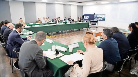 CAMe reinicia debate del efecto de la congestión por autos en la salud