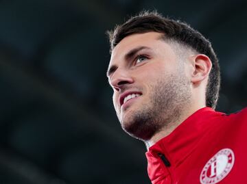 Santiago Giménez aparece en el equipo ideal del año de la Eredivisie