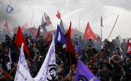 Chile: protesta durante acto de Bachelet finaliza con incidentes