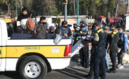 Patrullas trasladan a usuarios del Metro ante falta de servicio por incendio
