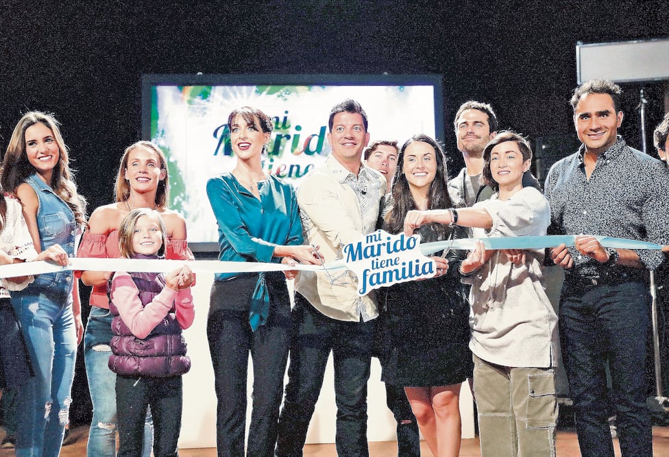 Elenco de Mi marido tiene familia. (ESPECIAL)