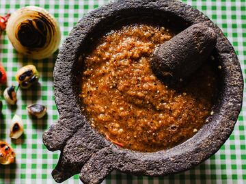 ¡Prepara salsa martajada! Ideal para una carnita asada