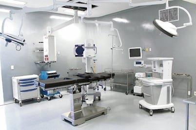 Microcirugía devuelve la movilidad a enfermos