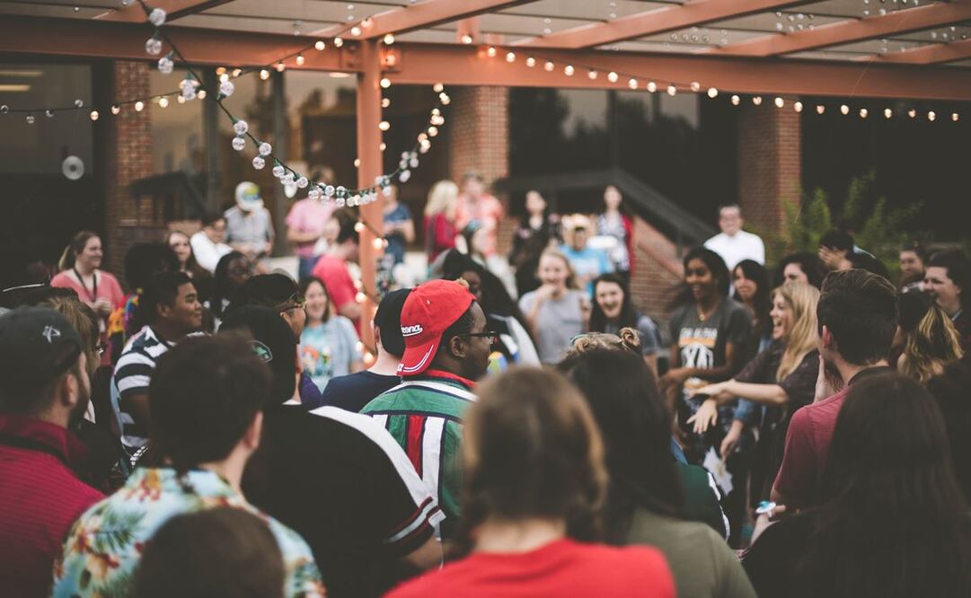 Investigan si hubo contagios del virus del mono en megafiesta en España