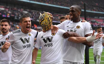 Golazo de Raúl Jiménez en semifinal de FA Cup