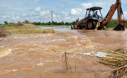 Brigadas ayudan a afectados en Sinaloa tras paso del huracán "Lorena"