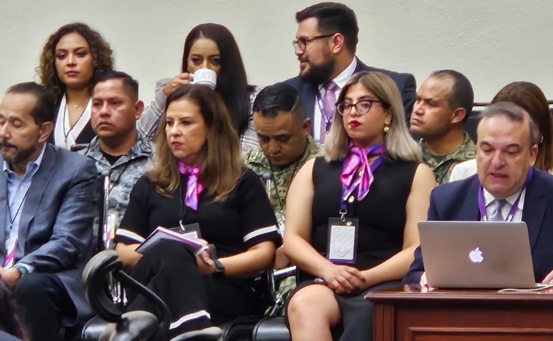 Militares acuden a sesión del Consejo General del INE; critican su presencia. Foto: X @ErnestoGuerra_