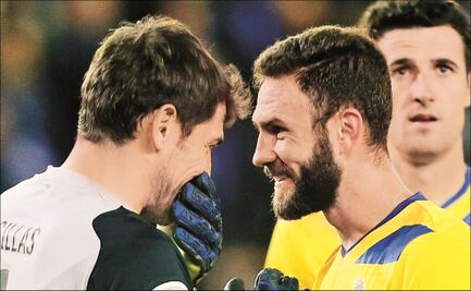 Miguel Layún recibe misterioso mensaje y Casillas lo 'trollea'