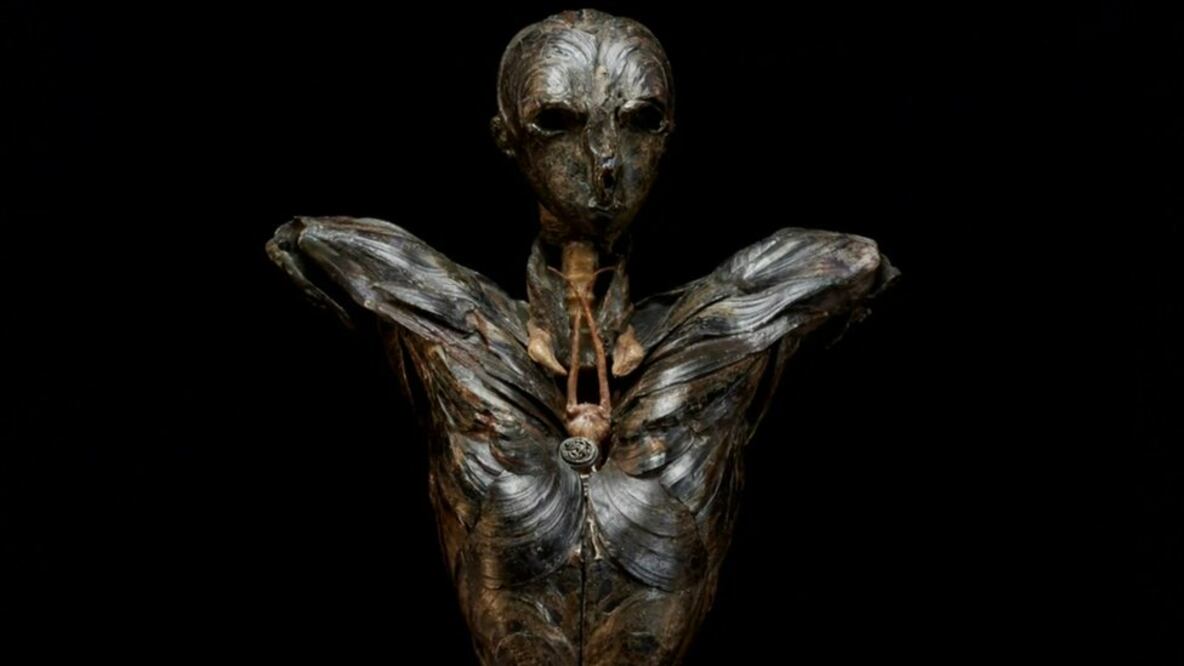 Cómo una escultura envenenó poco a poco a su creadora