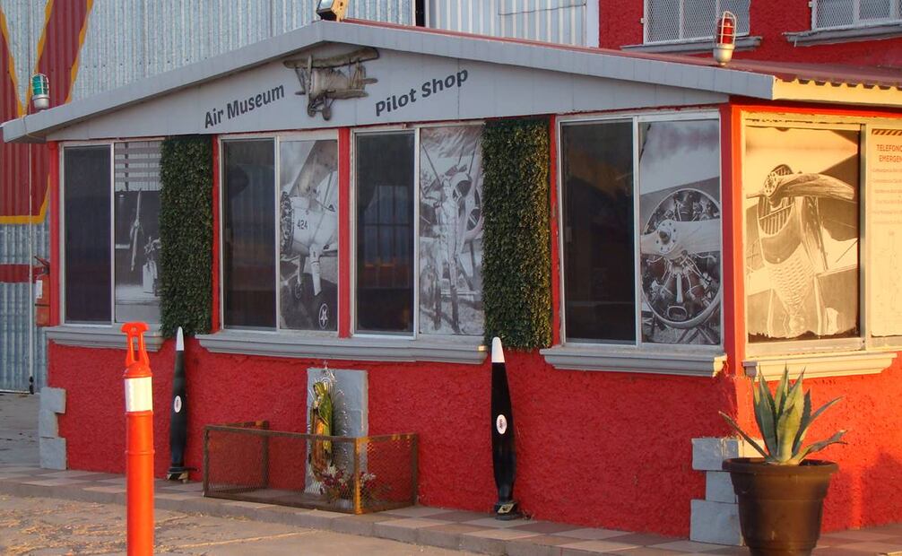 Vista exterior del acceso al Air Museum. Fotografía: Heidi Ramírez.