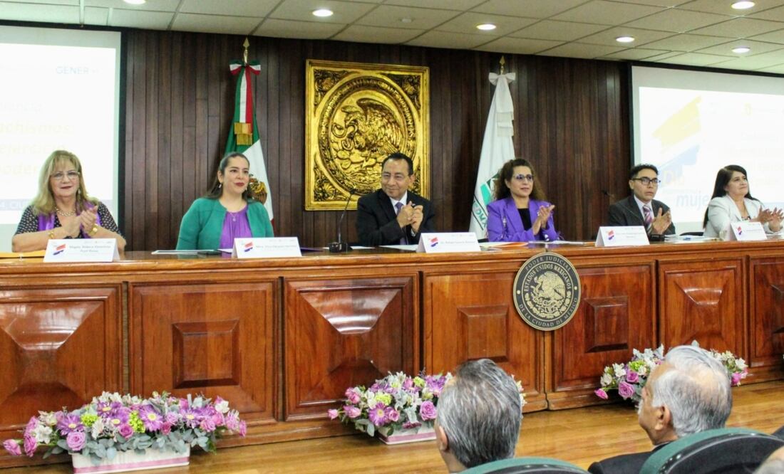 El magistrado Rafael Guerra Álvarez destacó que hoy se vive una administración con avances en la incorporación de las mujeres en puestos de liderazgo, a diferencia del pasado donde la profesión era fuertemente masculinizada. Foto: PJCDMX