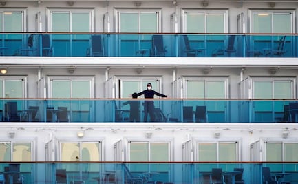 Detectan tres nuevos casos de coronavirus en crucero en cuarentena en Japón