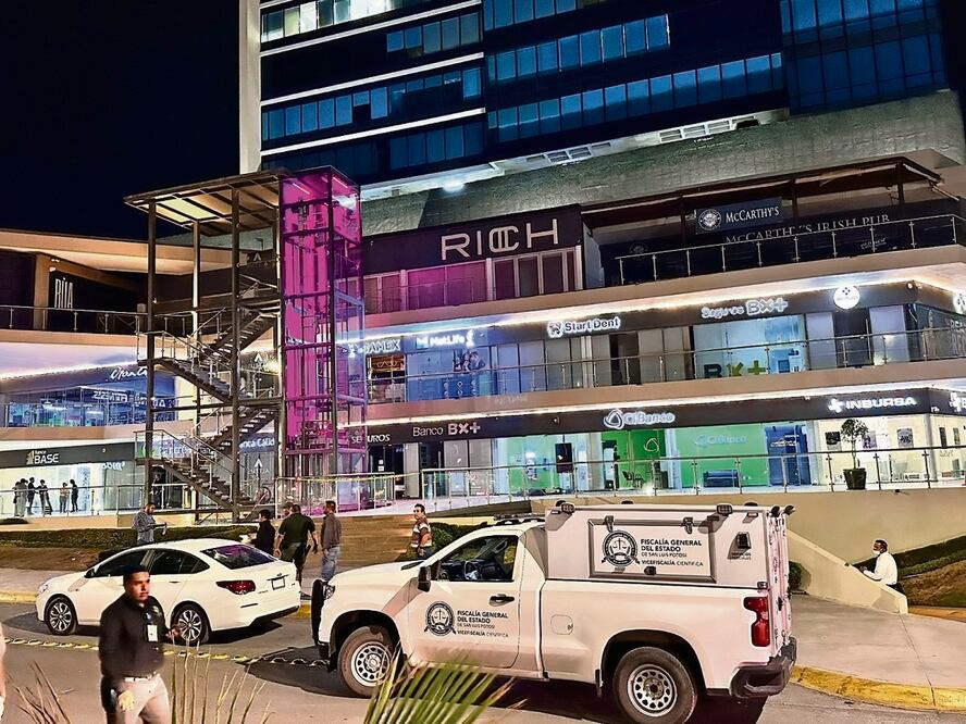 Este día se presentaron ante la Fiscalía General del Estado al menos 4 denuncias en contra del establecimiento Rich. Foto: especial