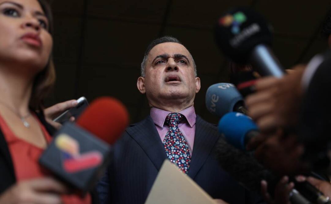El fiscal general de Venezuela, Tarek Saab, ofrece una rueda de prensa. EFE/Miguel Gutiérrez